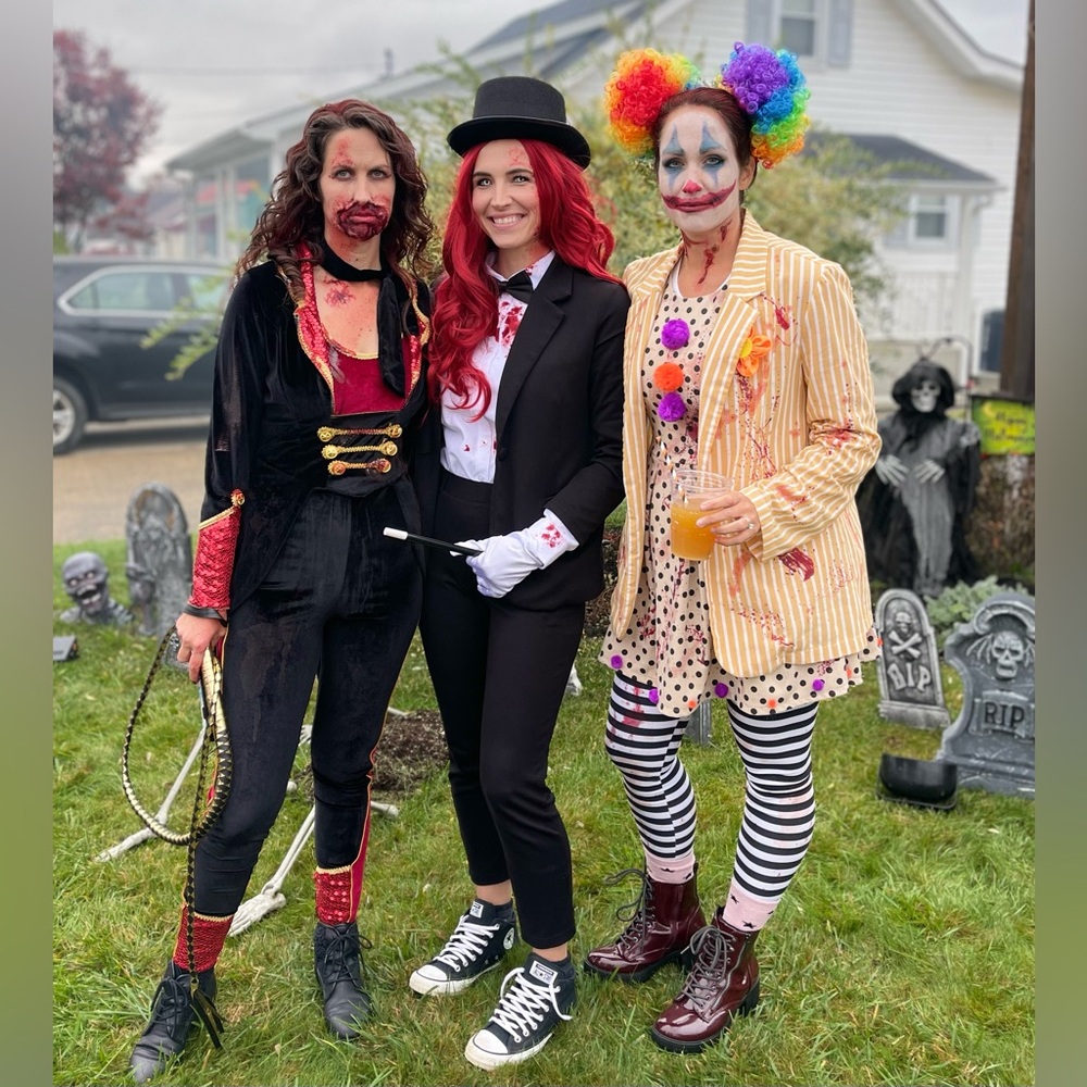 Halloween costume killer clown or carnival themed